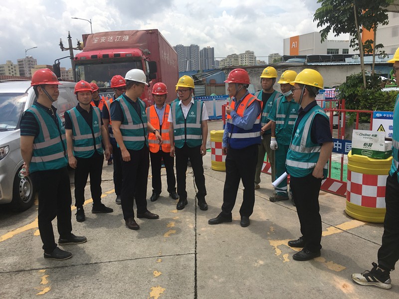 20210514 龙华排水公司董事长王东华一行到观湖龙华管网项目调研_副本.jpg